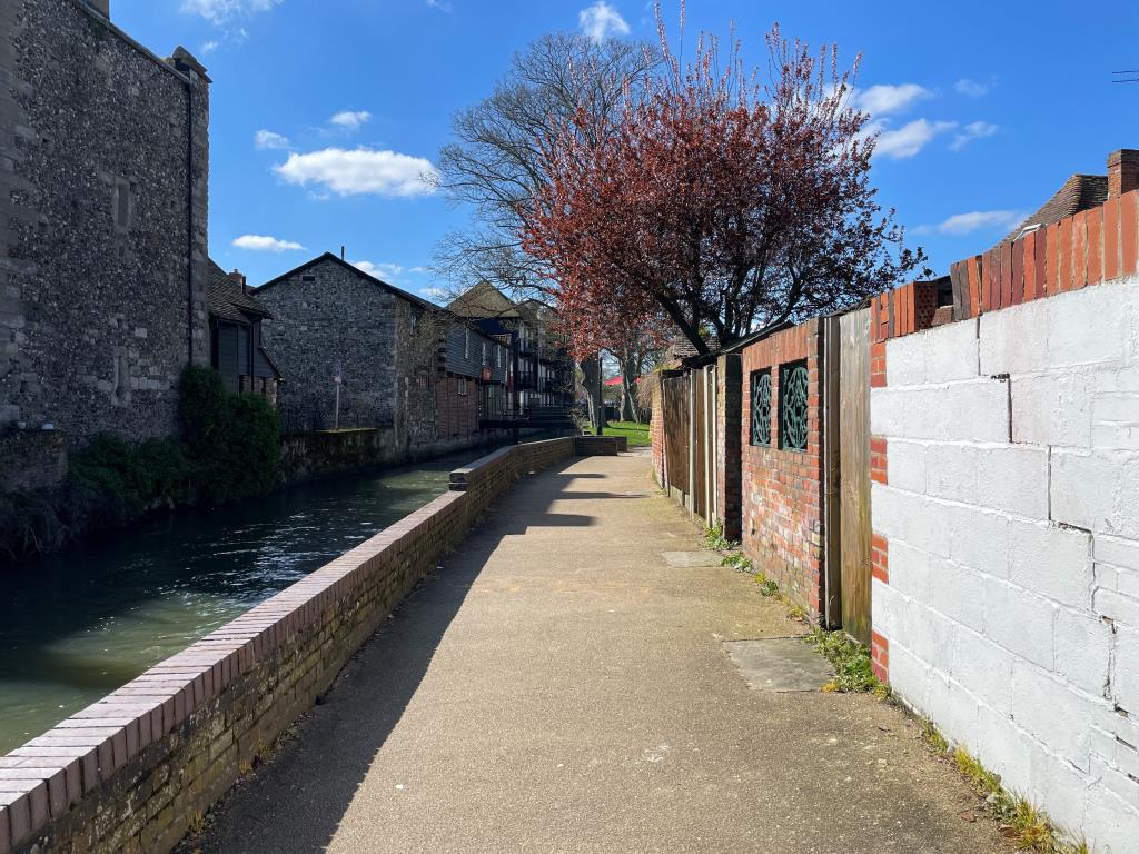 Lot: 46 - TWO-BEDROOM END-TERRACE IN GOOD LOCATION - View from Riverside Footpath